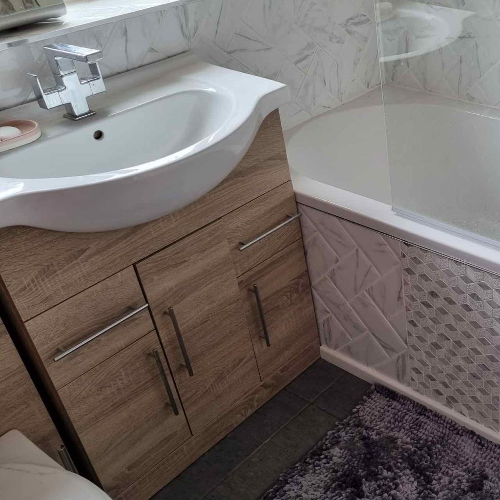 Mark Raymong Tiling and Bathrooms - 1 (9)